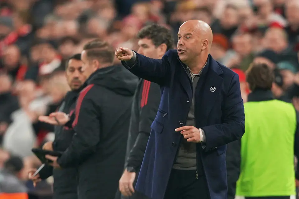 争冠形势急 争冠形势急